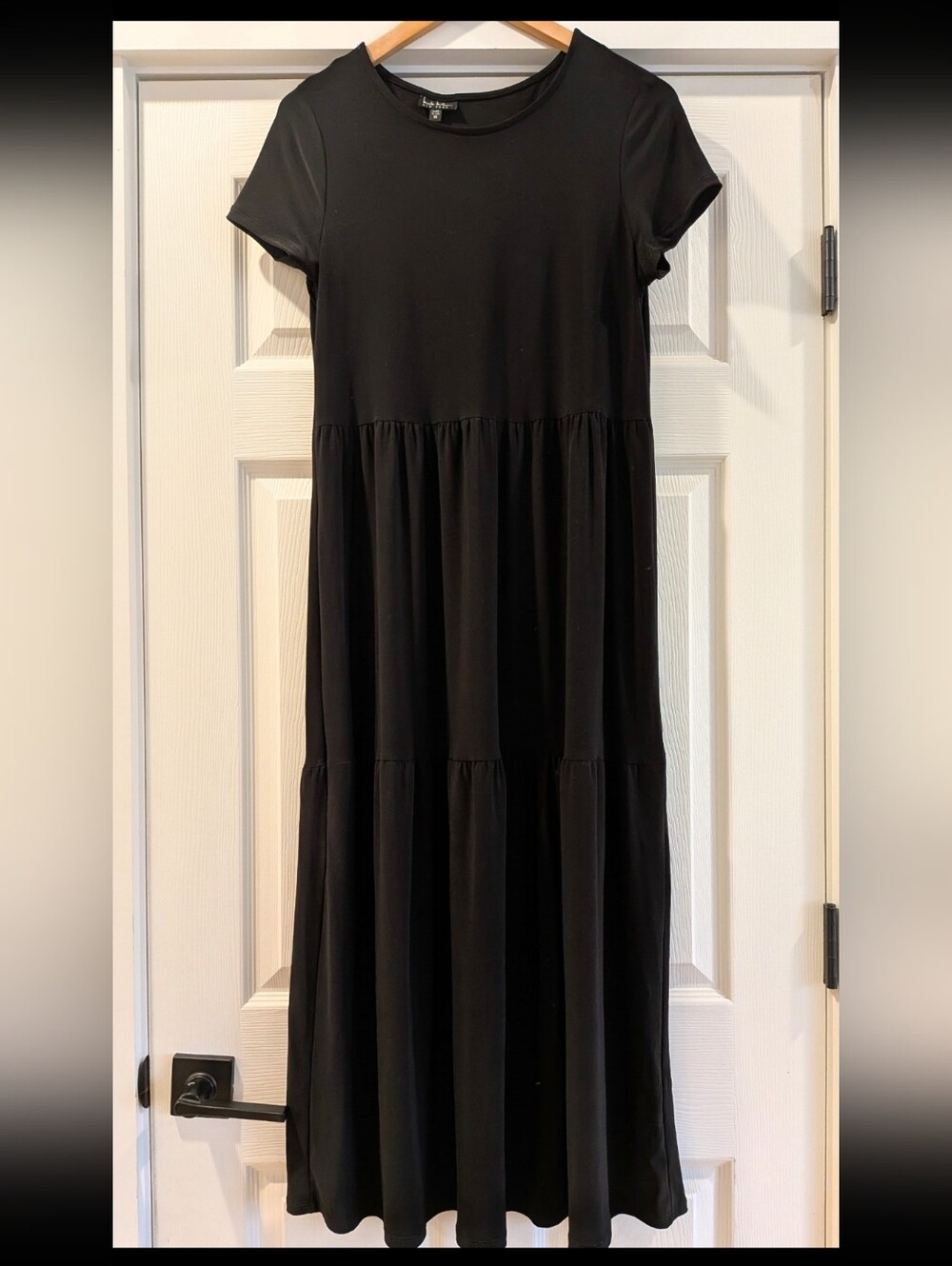 Nicole Miller Black Tiered Short-Sleeve Midi Dress